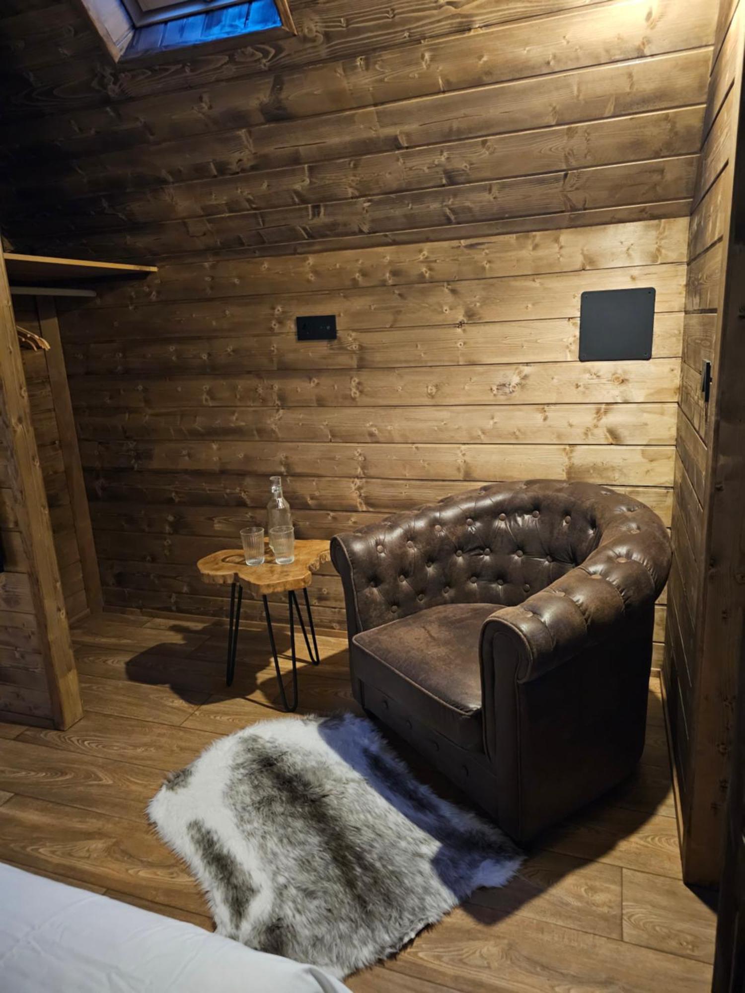 De Les Flors Lodge